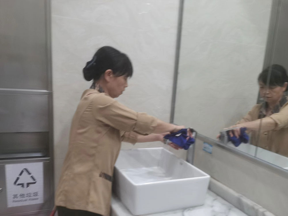 洗手間深度清潔服務(wù)